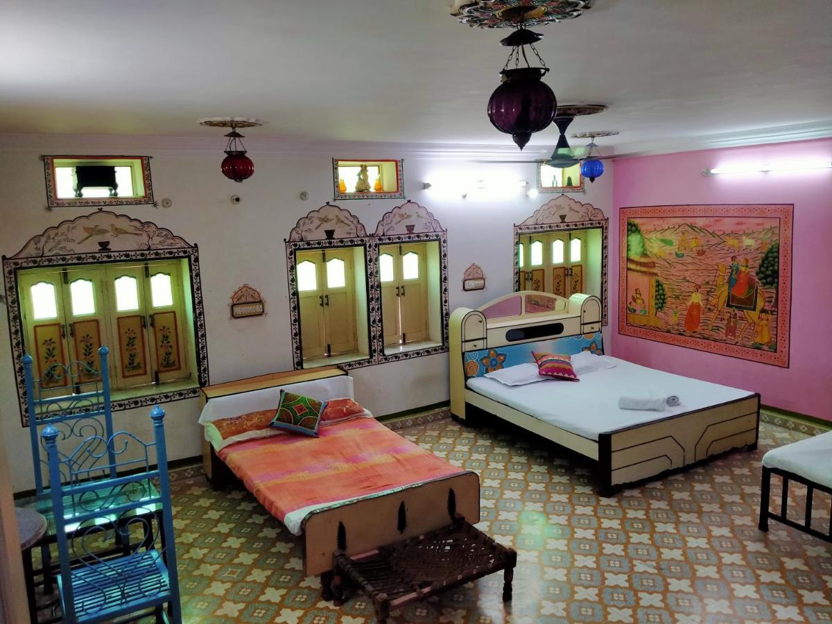 होटल के अलावा Golden Dreams Jodhpur (Rajasthan)