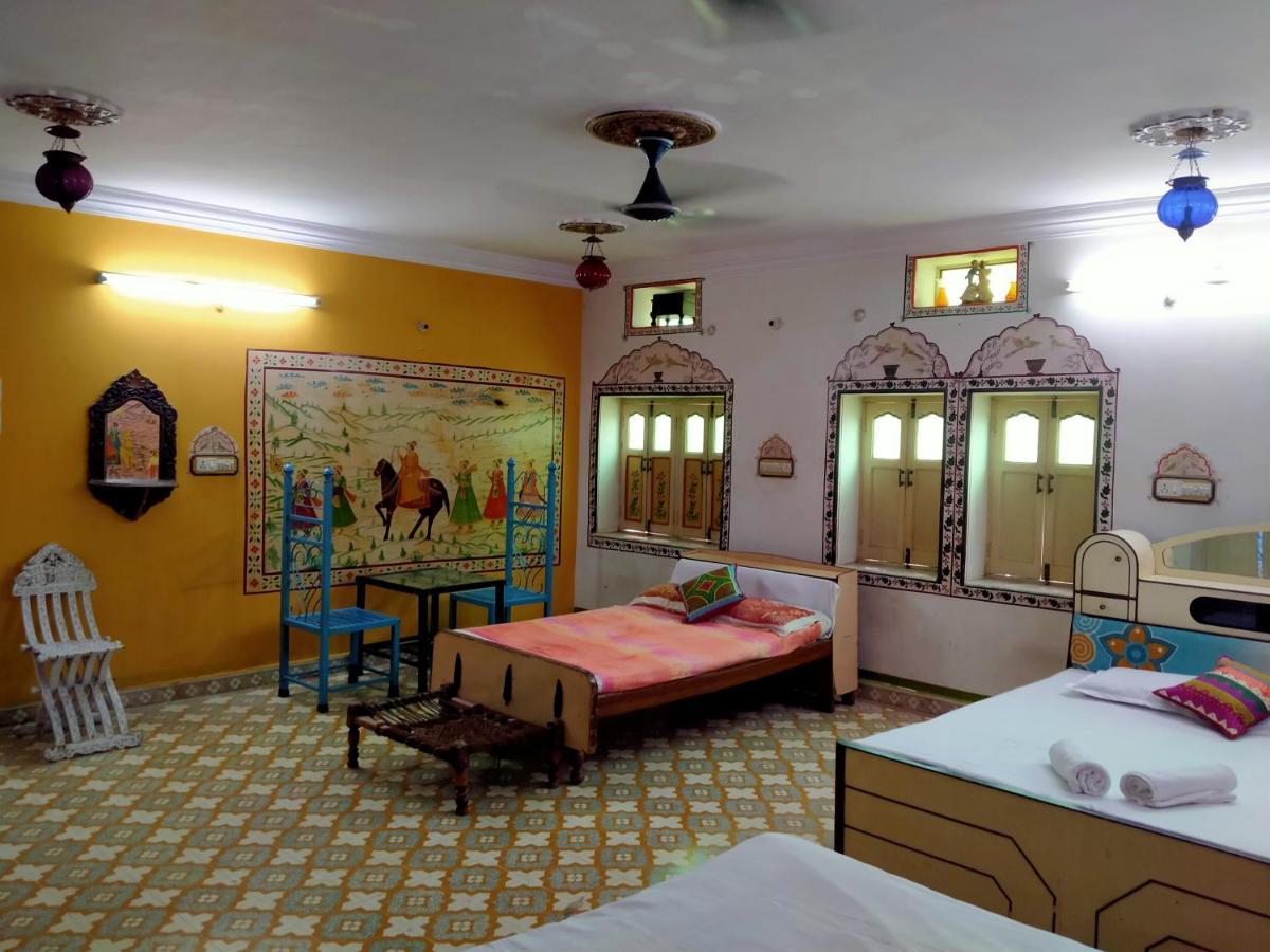 होटल के अलावा Golden Dreams Jodhpur (Rajasthan)